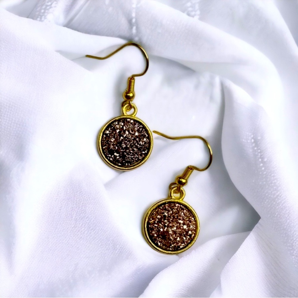 CIRCULAR GLITTER HANGING EARRING, GOLD SETTING, SHIMMERY COCO GLITTER - Picture 2 of 11